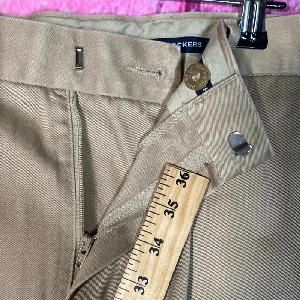 NWT Dockers Men's Khaki Pants W36 L30